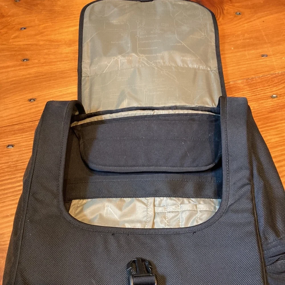 BLURR Solid Black Laptop Backpack London Tube Map Liner Pockets School Work